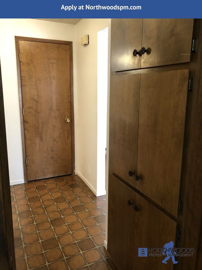 Building Photo - Cozy 1 bedroom 1 bath in Grants Pass