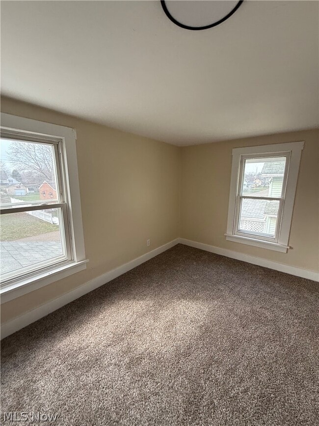 Building Photo - 2213 17th St NE