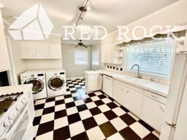 Building Photo - 3BR / 1.5 Bath Home in Crestwood North - Birmingham, AL