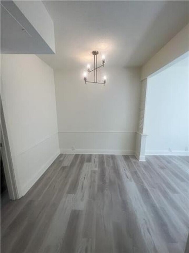 Building Photo - 3320 N Arnoult Rd