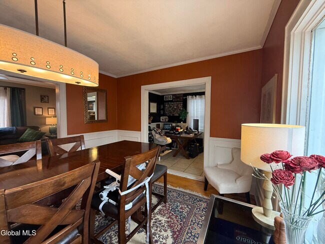 Building Photo - 21 Baker St