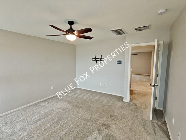 Building Photo - 897 West Calle Zoca
