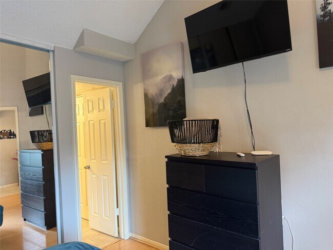 Building Photo - 2300 Old Spanish Trl