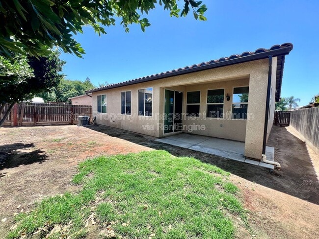 Building Photo - 5893 E Laurite Ave
