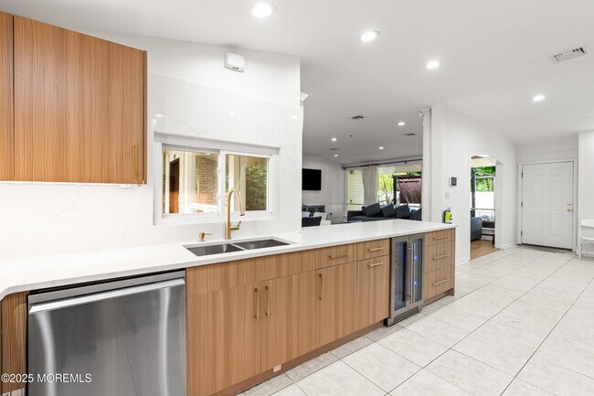 Building Photo - 606 Deal Rd