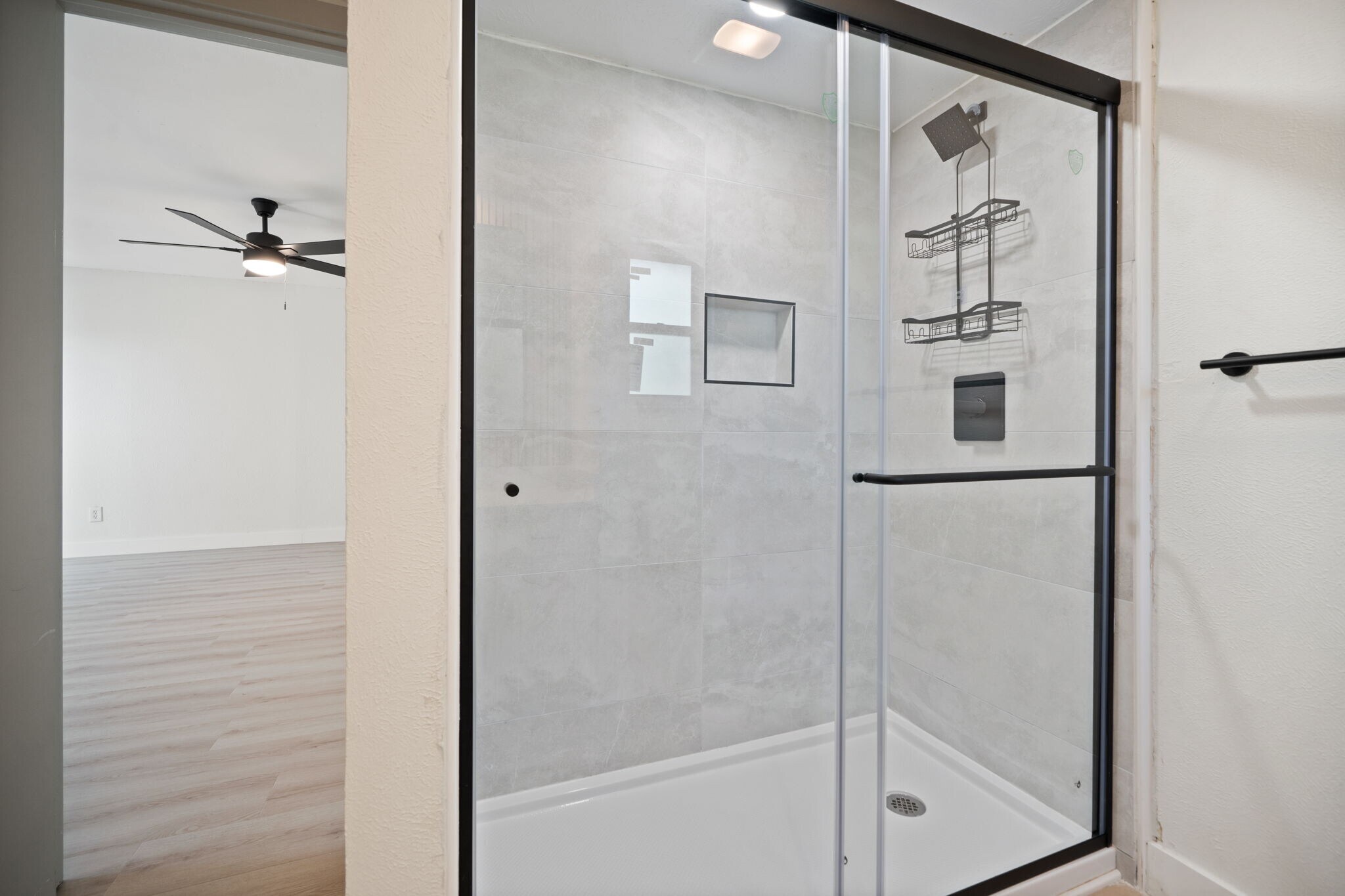 Building Photo - 9980 Brockbank Dr