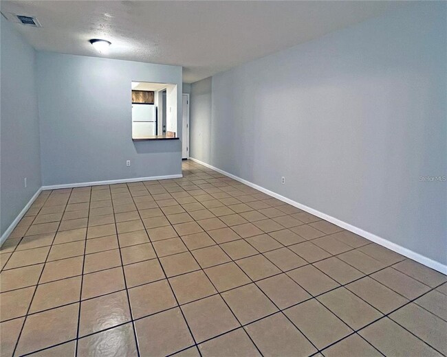 Building Photo - 9509 Fieldview Cir