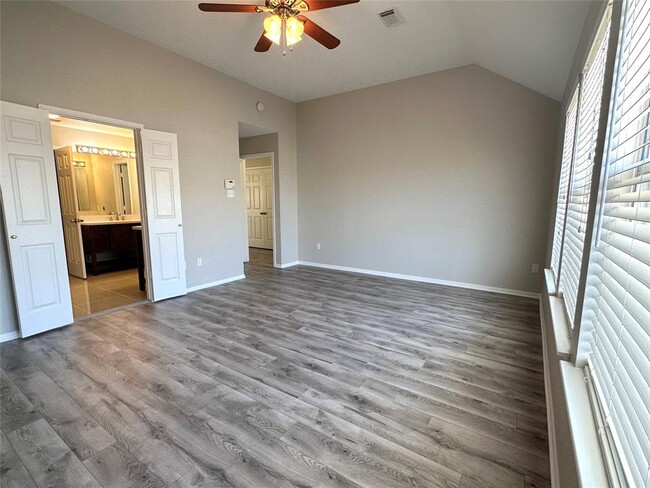 Building Photo - 1281 El Camino Village Dr