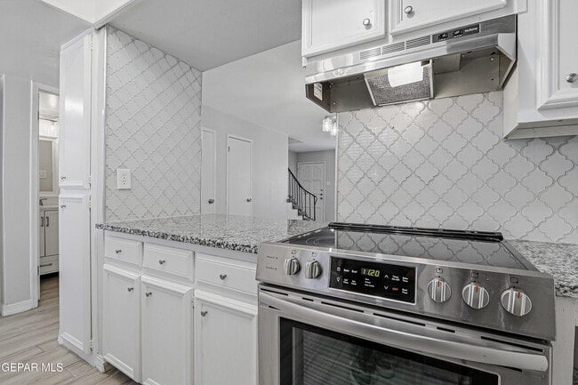Building Photo - 6700 Escondido Dr