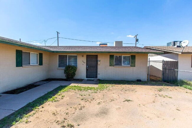 Primary Photo - 1309 N Arbor Ave