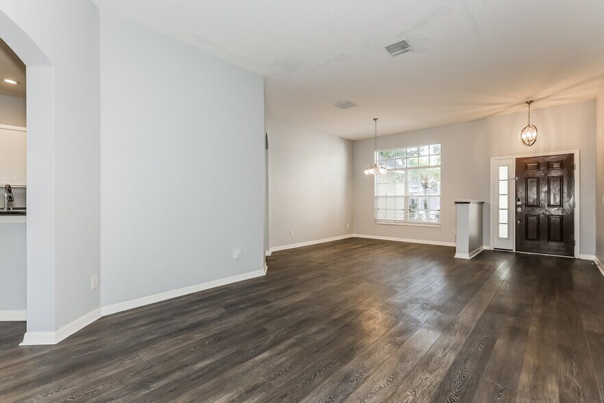 Building Photo - 812 Hickory Glen Dr