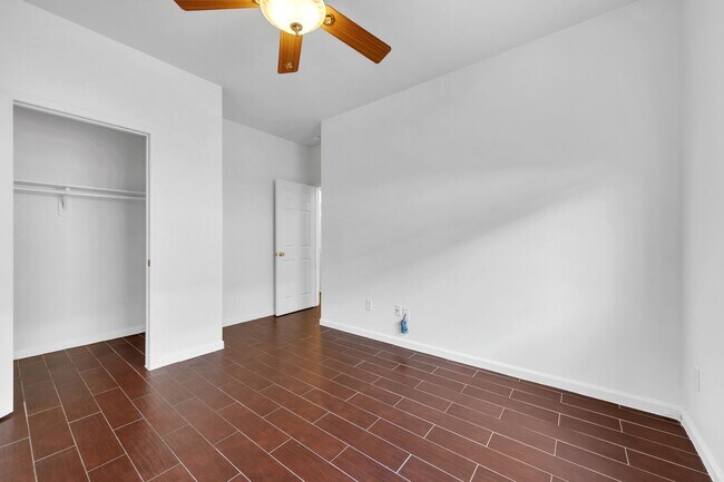 Building Photo - Inviting 3-Bed, 2-Bath Home in Gated Commu...