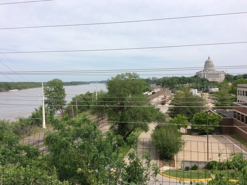 Day time view - 700 Cliff St