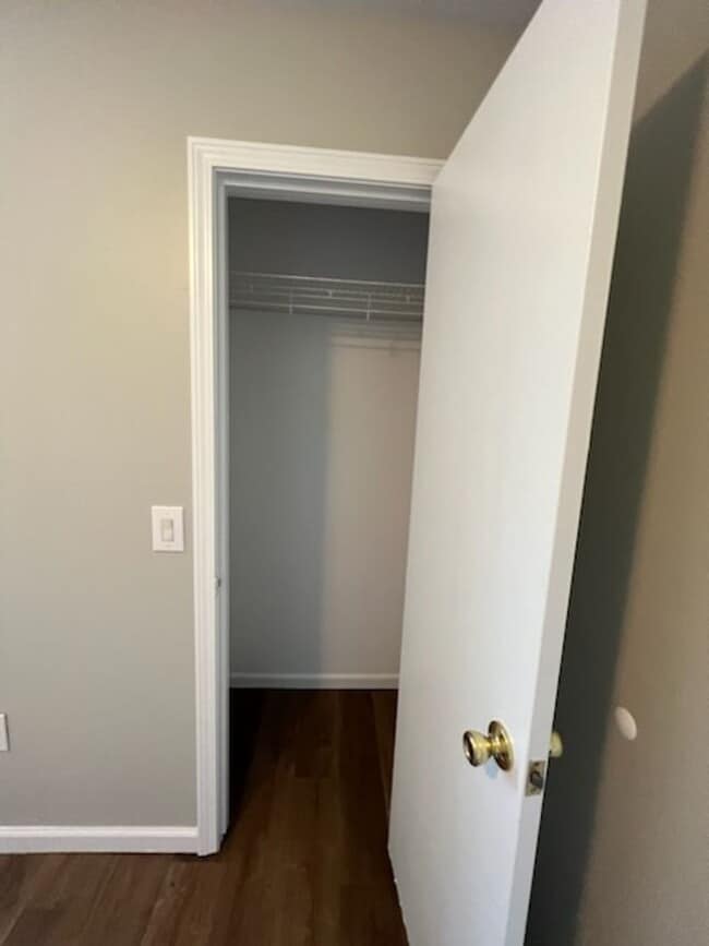 Building Photo - 3 Bed 2 Bath 2 Car Garage plus Bonus Room Available July 31, 2023