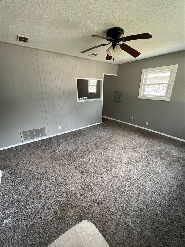 Building Photo - 156 N Avon Ave