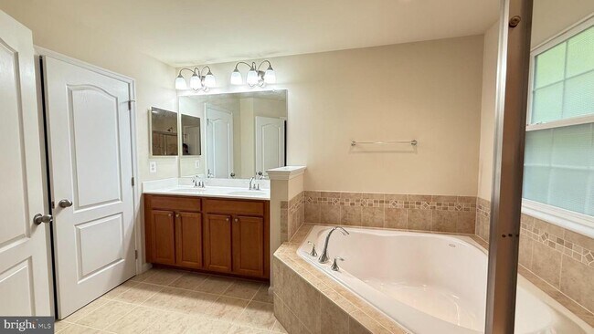 Building Photo - 23227 Roberts Tavern Dr