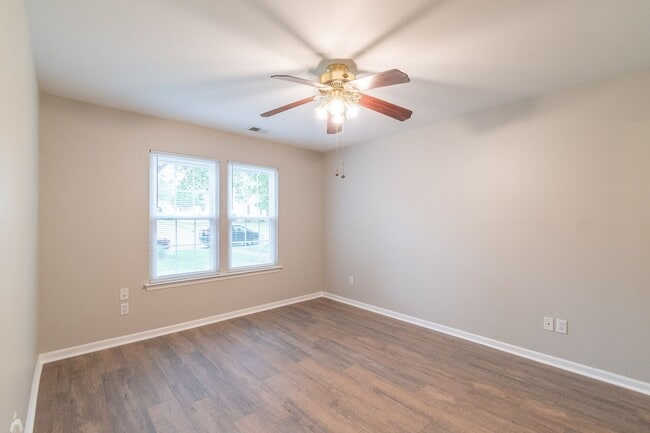 Building Photo - Lovely home in Monroe!