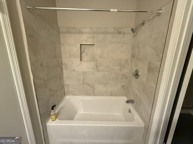 Building Photo - 7 W Park Ct