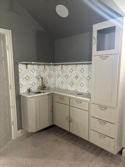 Building Photo - 1702 Trellis Dr