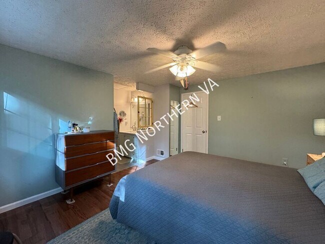 Building Photo - 2816 Raymond Ct