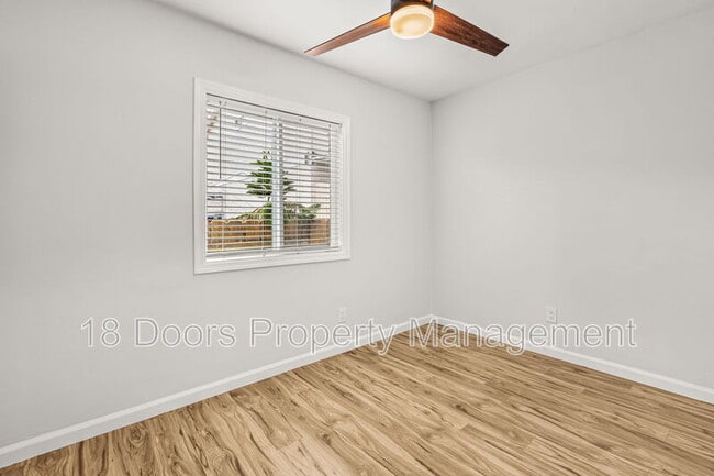 Building Photo - 4535 Winona Ave