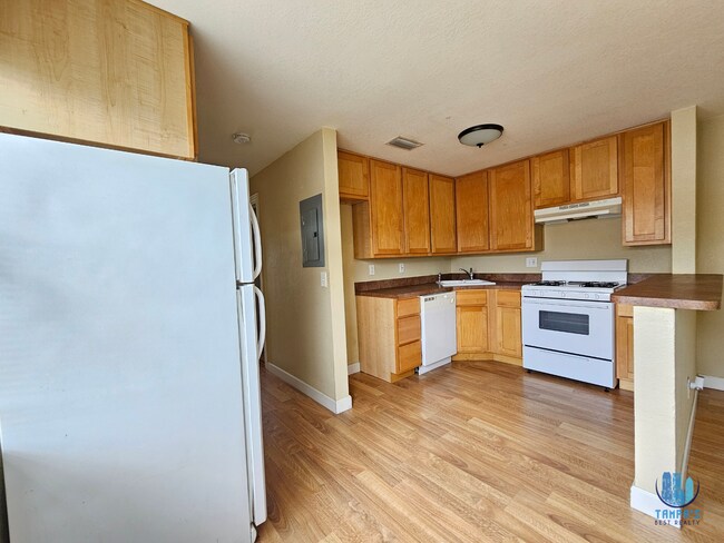 Building Photo - 117 N Evergreen Ave