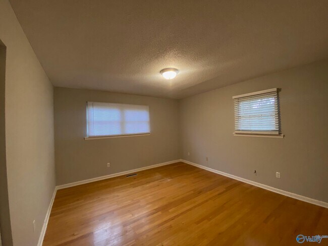 Building Photo - 710 Mountain Gap Rd SE