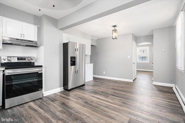 Building Photo - 303 Miles Rd