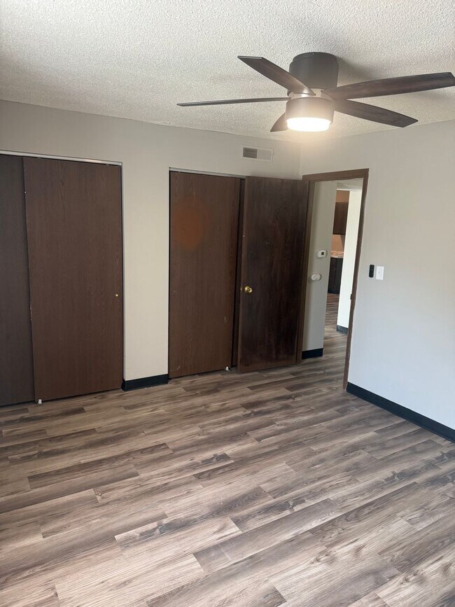 Building Photo - Comfortable 2BR Apartment in SW CoMo