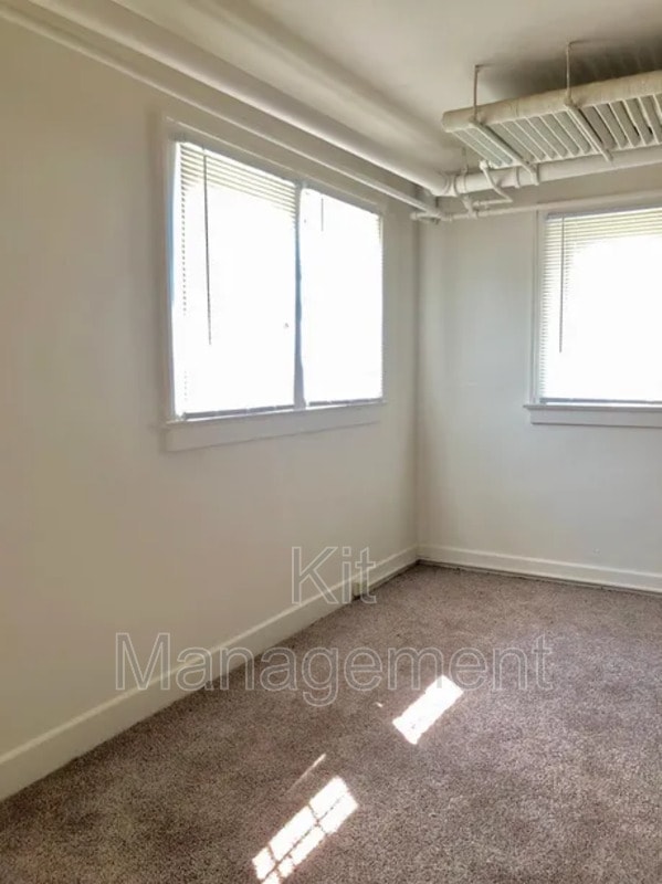 Building Photo - 700 Spencer St