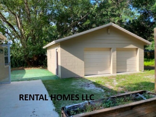 Building Photo - Four Bedroom Home, Walking Distance to New Sun Rail, City Hall & Lake Mary Elementary