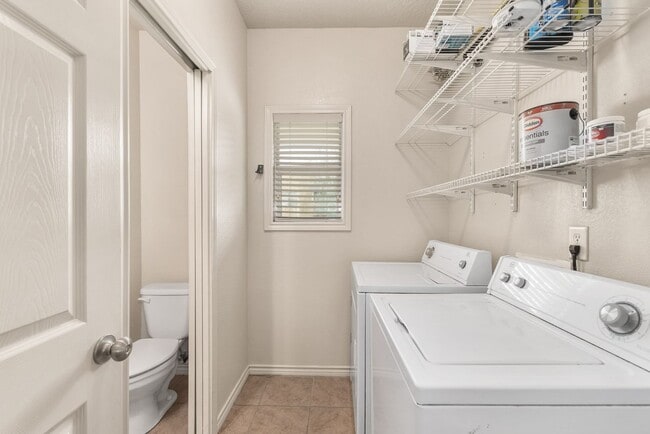 Building Photo - Available August 2026! Charming 4 Bed, 2.5...