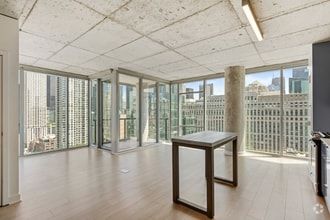 Building Photo - 322 W Illinois St
