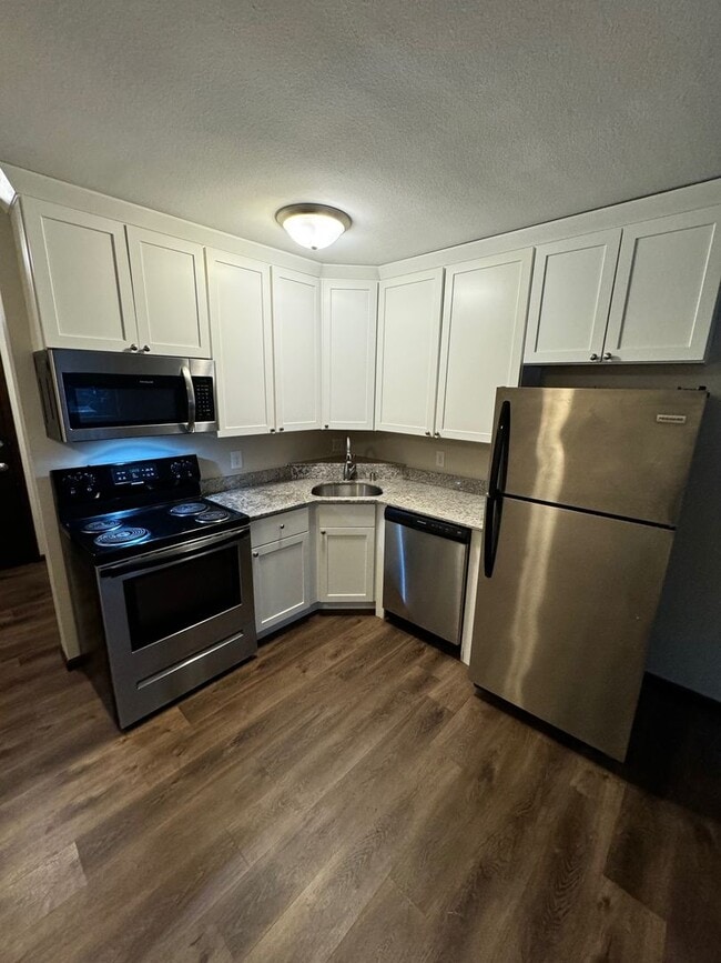 Interior Photo - 3720 West 32nd Street