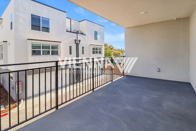 Building Photo - Brand NEW Antelope Home is RENT READY!!