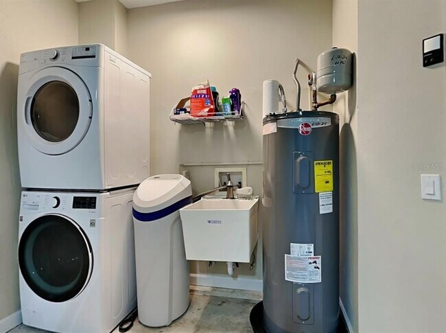 Building Photo - 3132 Santorini Ct