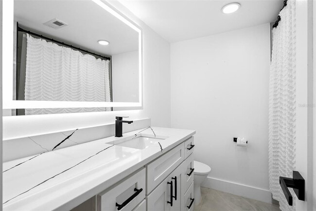Building Photo - 613 Olympic Dr