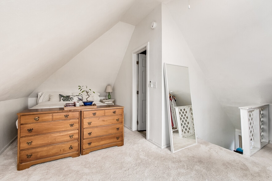 Bedroom 3, third floor - 234 E 7th Ave
