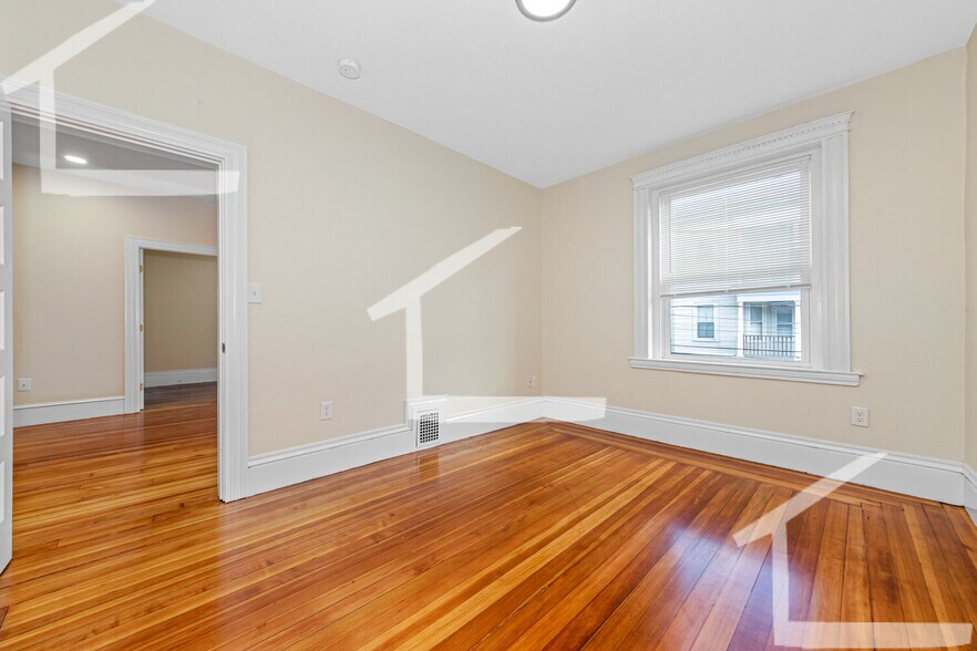 Building Photo - 40 Brackett St