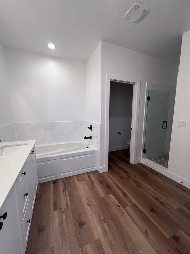 Building Photo - Stylish Desert Ridge Townhome with Modern Finishes & 2-Car Garage