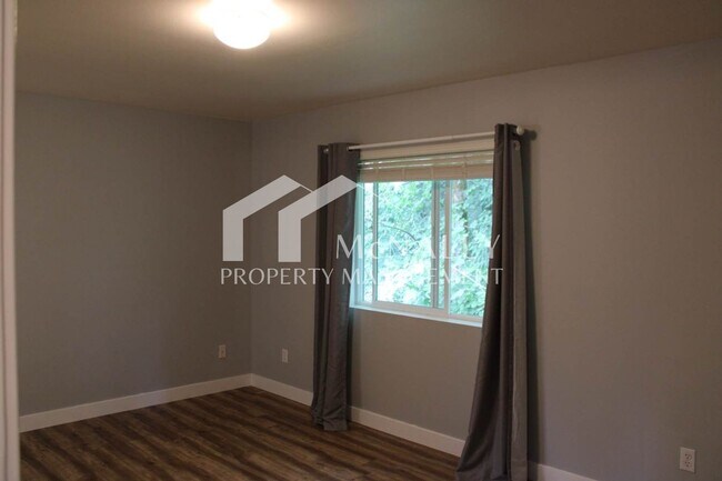 Building Photo - 7403 Larkspur Ct