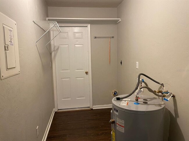 Building Photo - 2858 SW 39th Ave