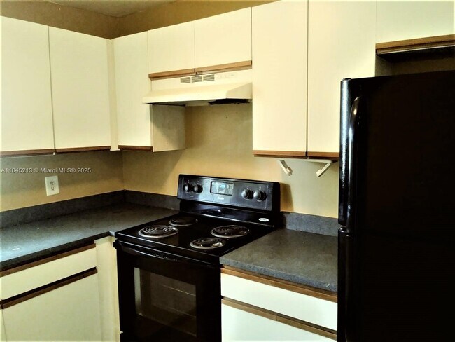 Primary Photo - 4160 NW 21st St