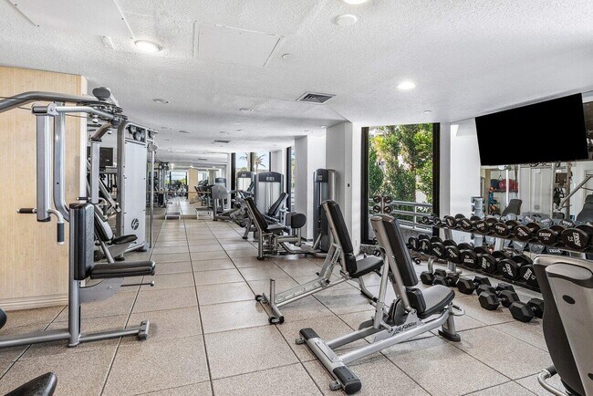 Building Photo - 1500 S Ocean Blvd
