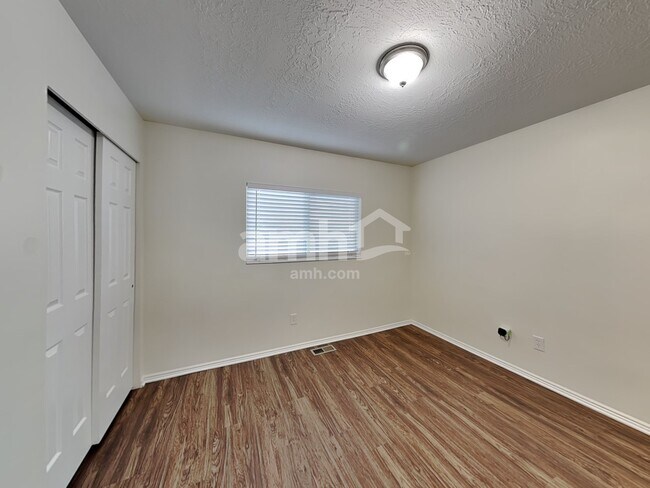 Building Photo - 2552 W 1500 N