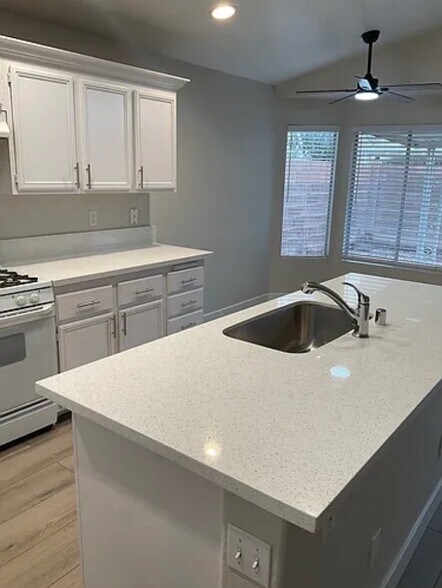 Building Photo - 6088 Bing Cherry Dr