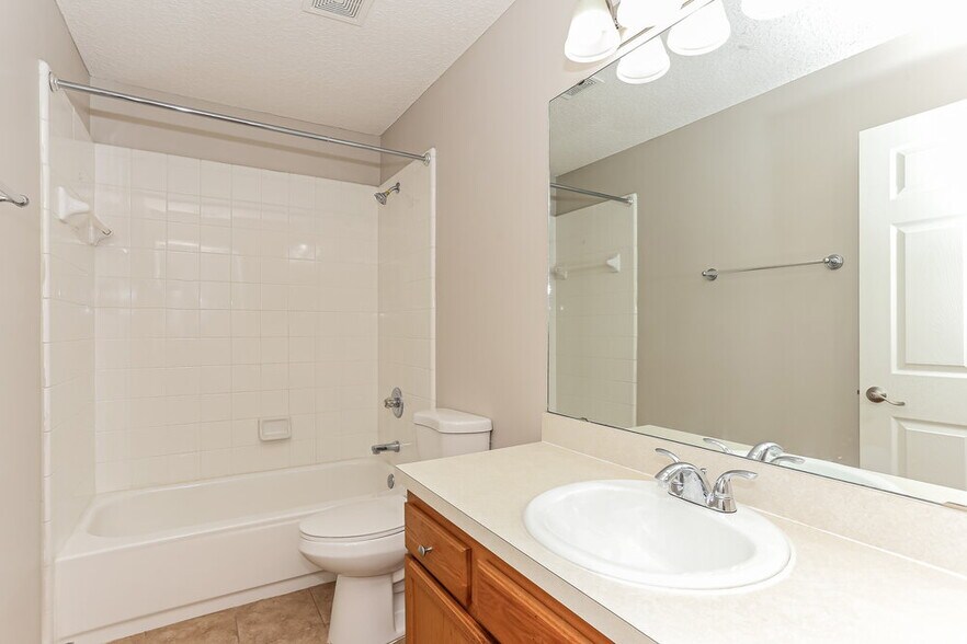 Building Photo - 3382 Westfield Dr