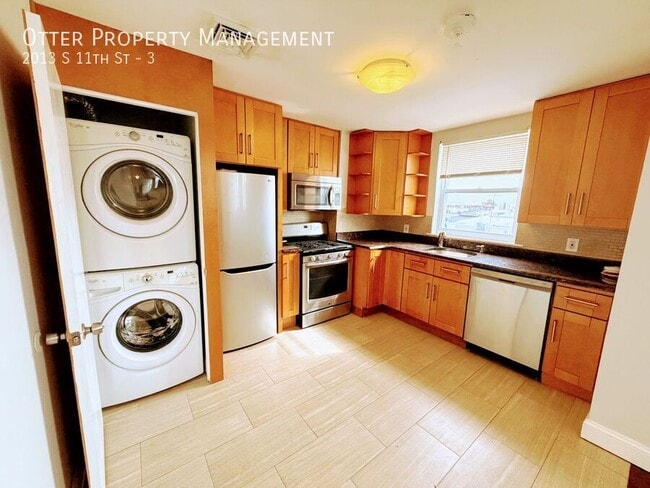 Primary Photo - 2013 S 11th St