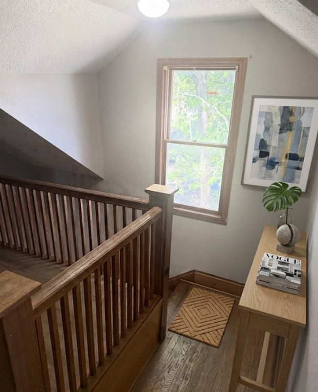 Building Photo - Spacious 5BR Home Near Drake — Porch, Garage & Tons of Space
