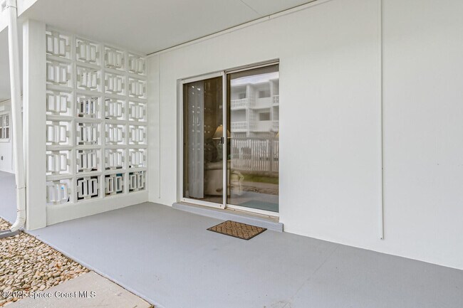 Building Photo - 4800 Ocean Beach Blvd